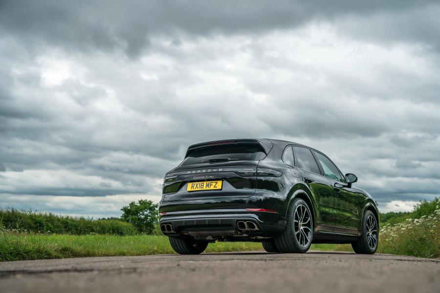  Porsche Cayenne Turbo (PO536) 2018 года  (UK) (фото 18 из 20)